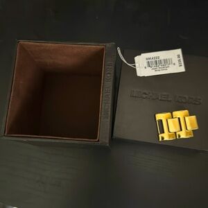 Michael kors watch box with extra link